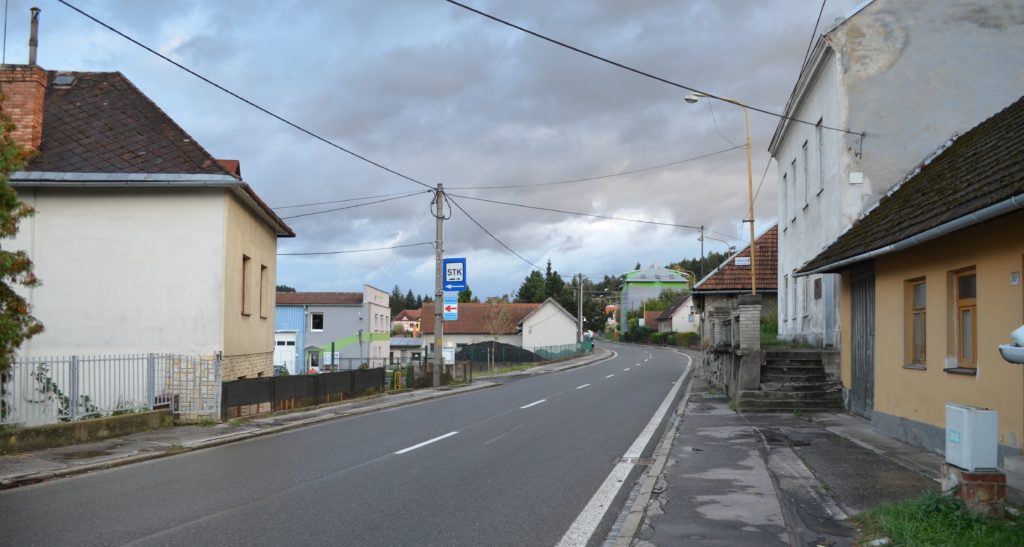 Úsek silnice I/57 ve Valašských Kloboukách – stav říjen 2016