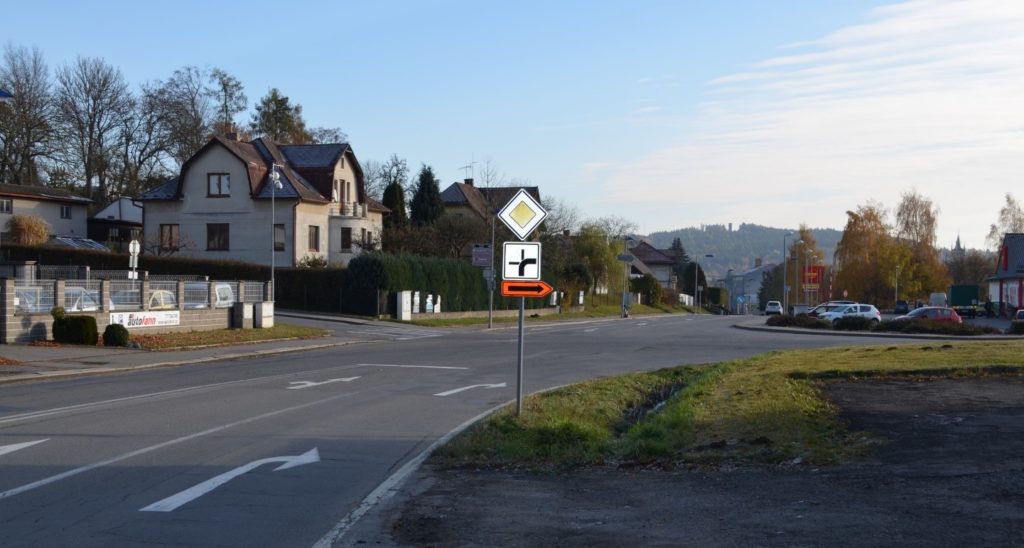 Křižovatka silnic II/129 a II/347 a MK v Humpolci – stav listopad 2016